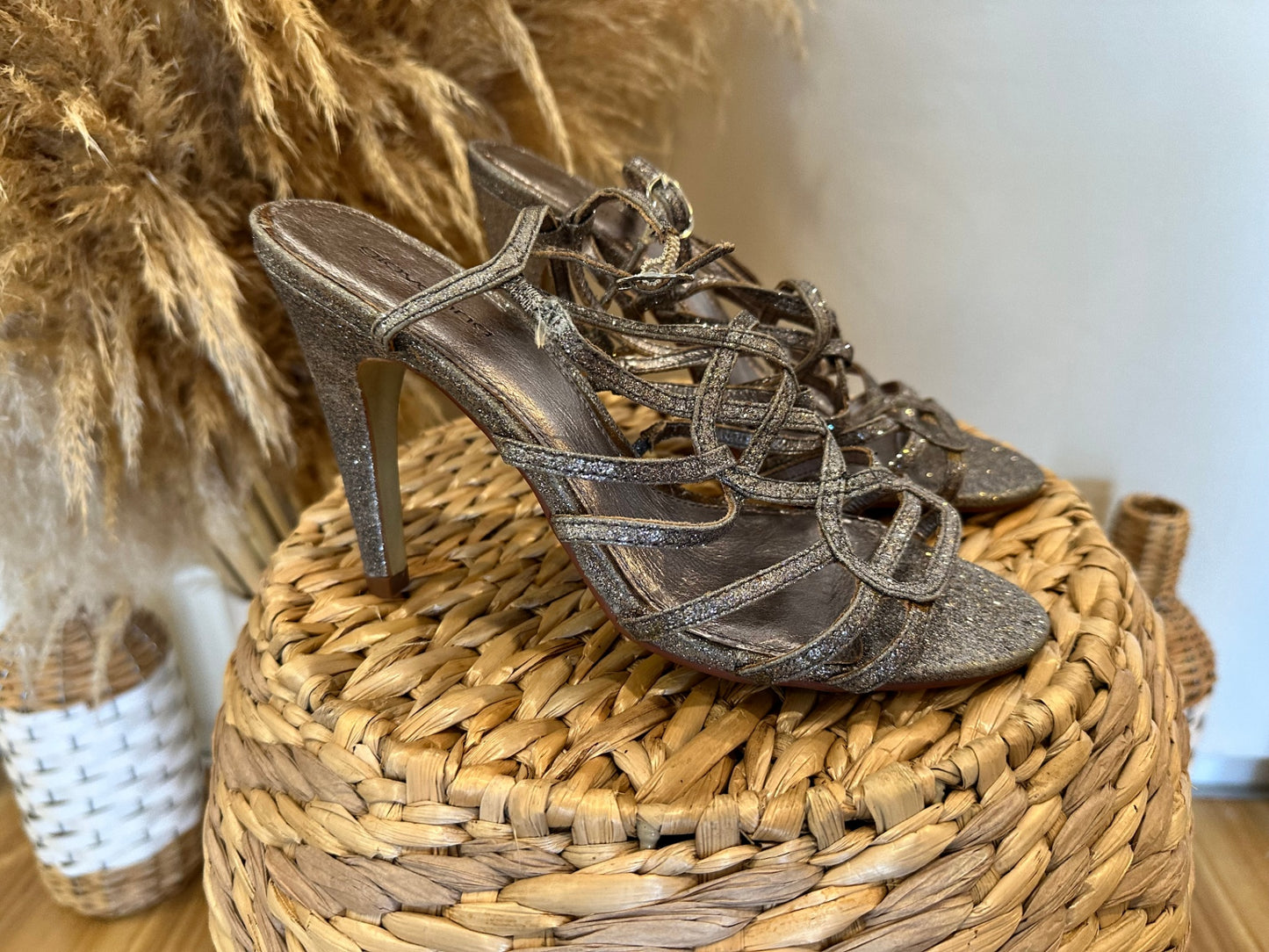 [SALE] Glovanna Sandals / Heels - Size EU 38 Gold and Silver Glitter