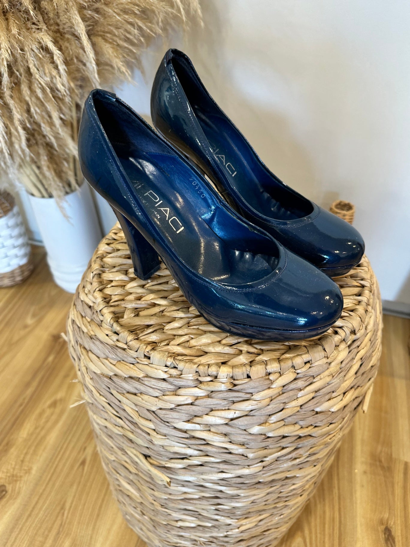 [SALE] Mi Piaci - Platform Heels - Size EU 39 - Navy Blue