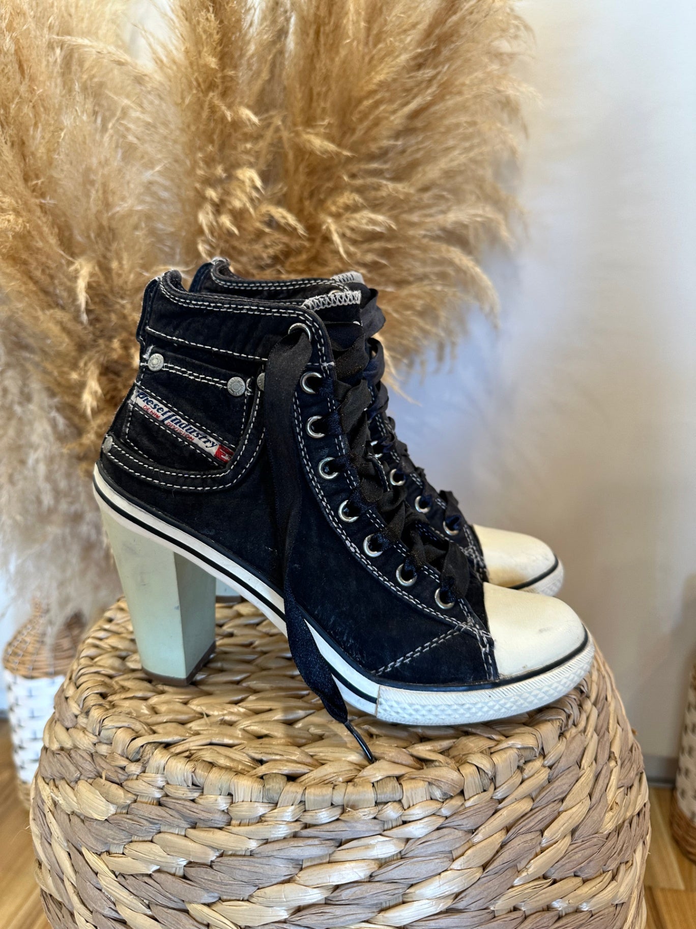 [SALE] Diesel Heels - Size 39 - Black / Cream