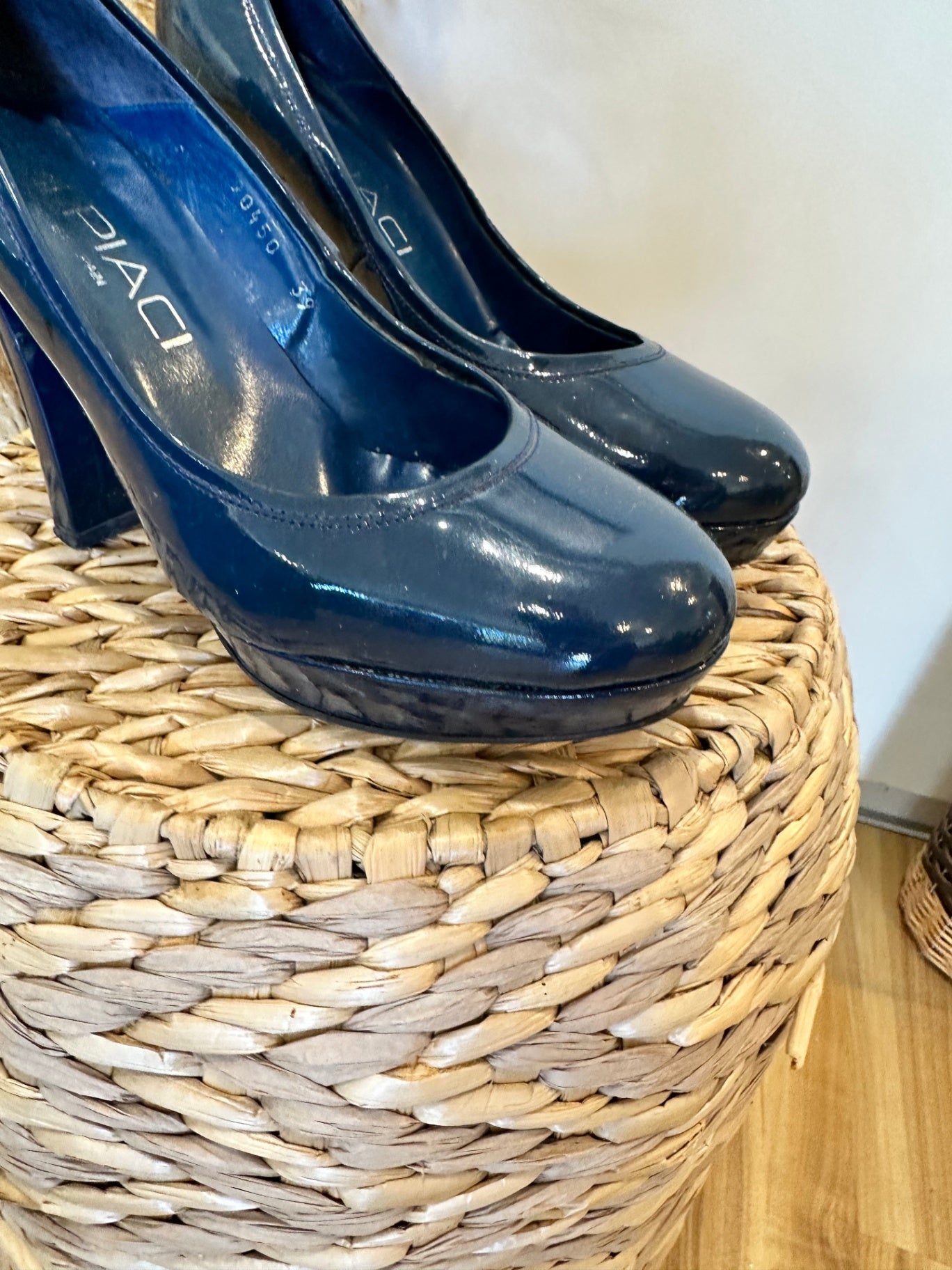 [SALE] Mi Piaci - Platform Heels - Size EU 39 - Navy Blue