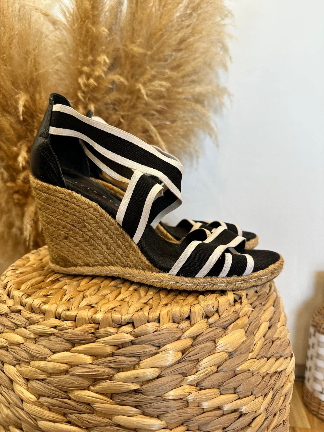[SALE] Paula Ryan - Wedges - EU 39 - Black w Cream Stripe