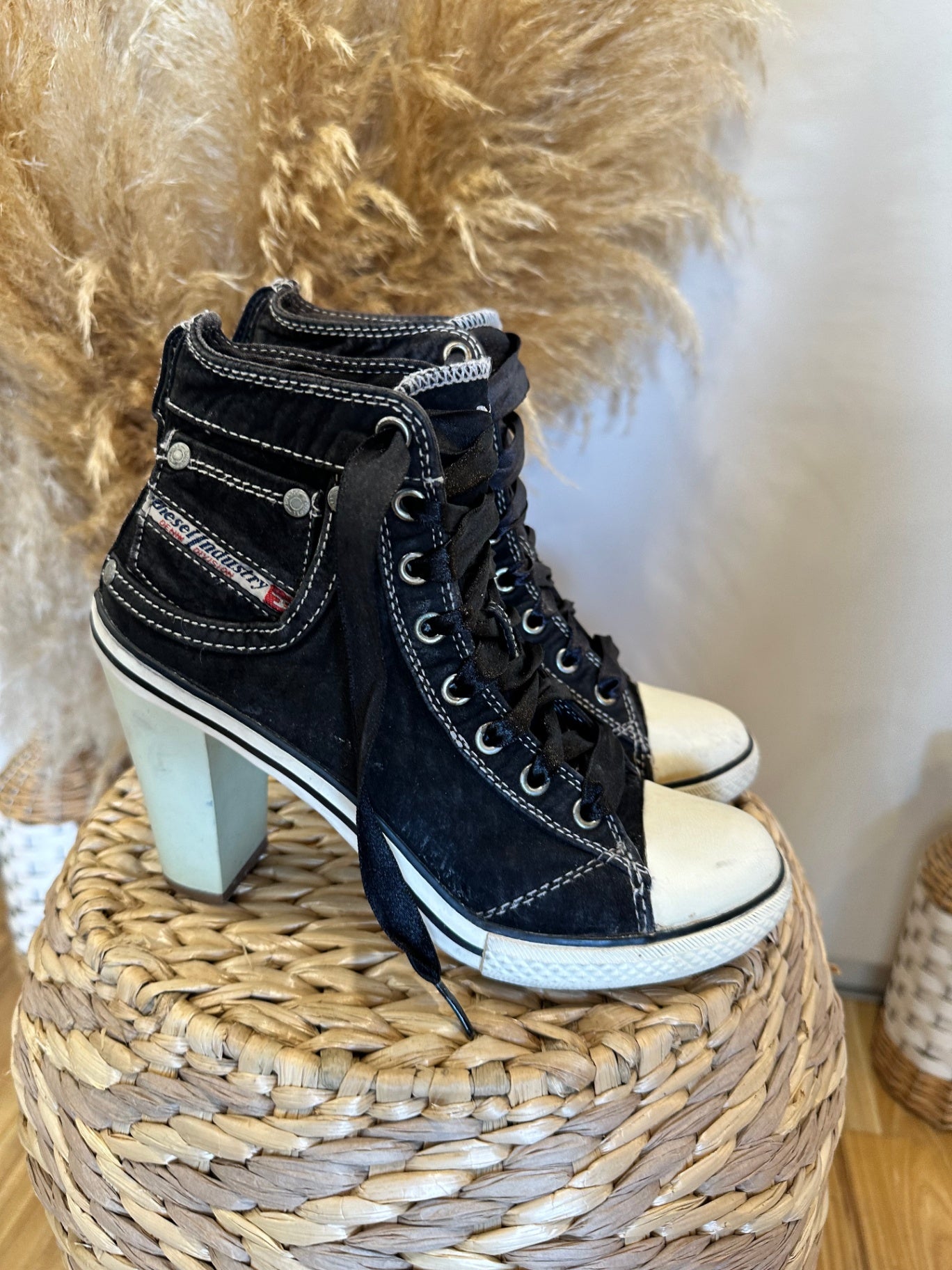 [SALE] Diesel Heels - Size 39 - Black / Cream