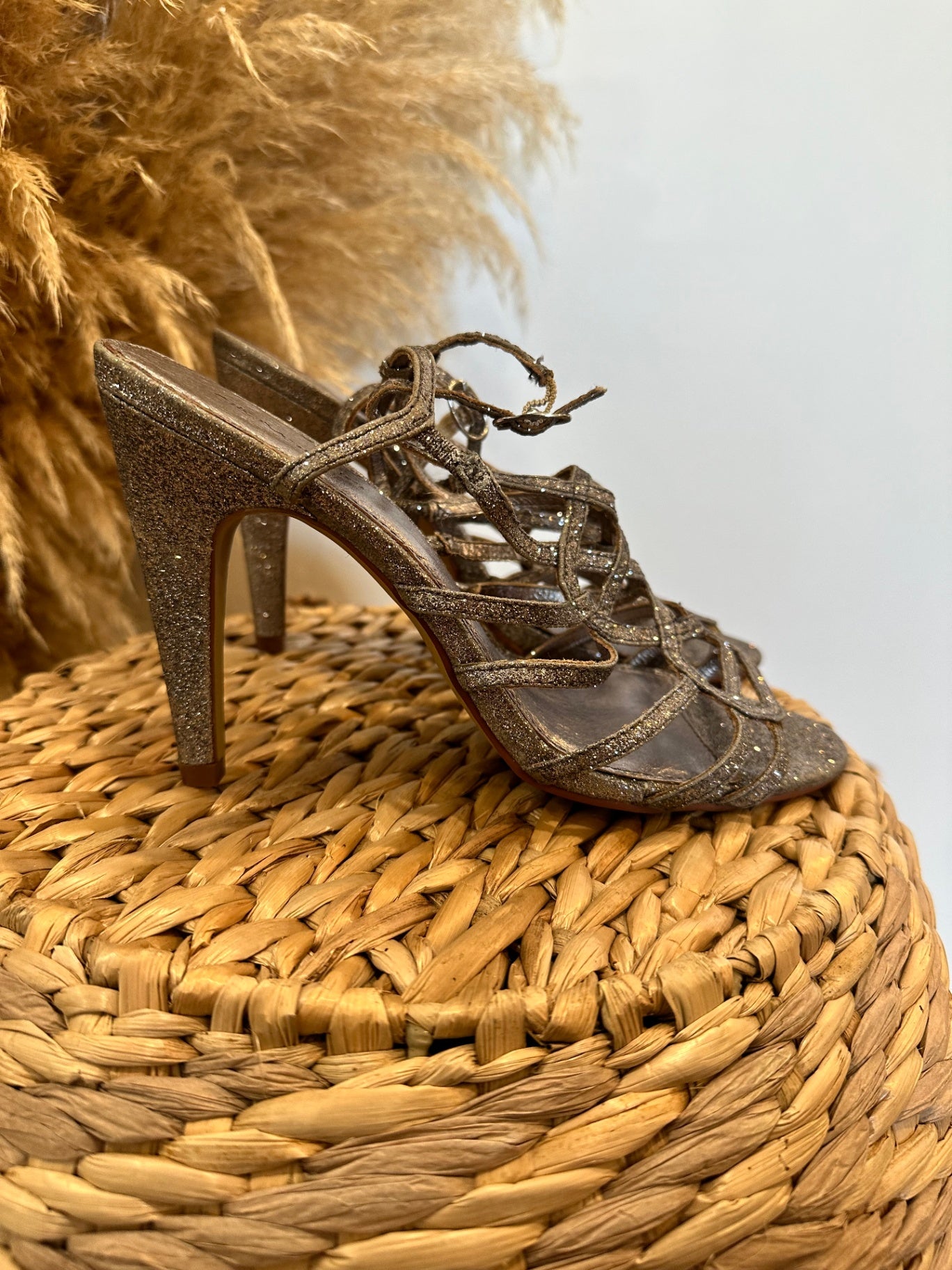 [SALE] Glovanna Sandals / Heels - Size EU 38 Gold and Silver Glitter