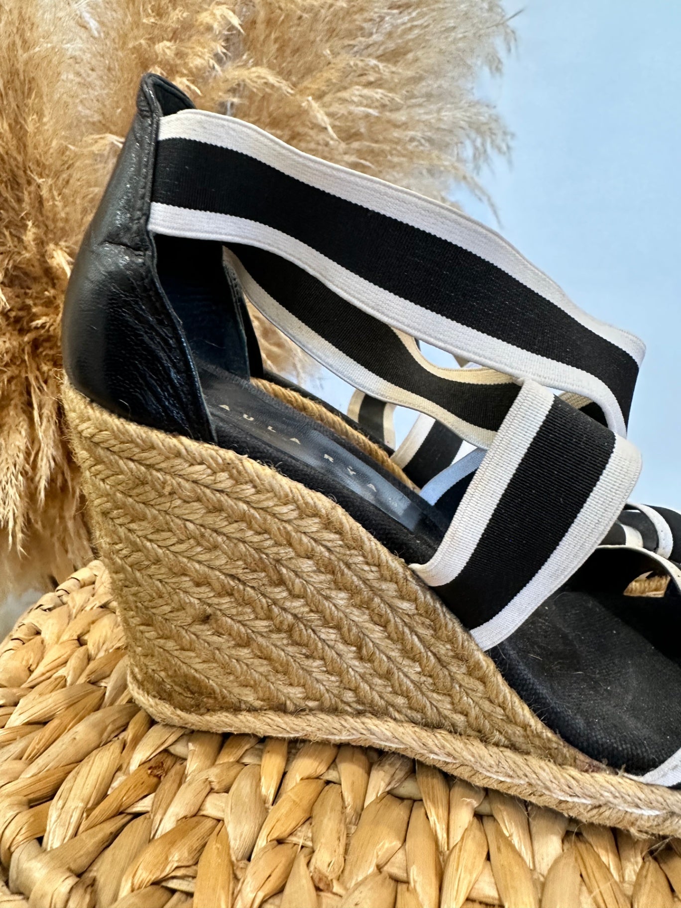[SALE] Paula Ryan - Wedges - EU 39 - Black w Cream Stripe