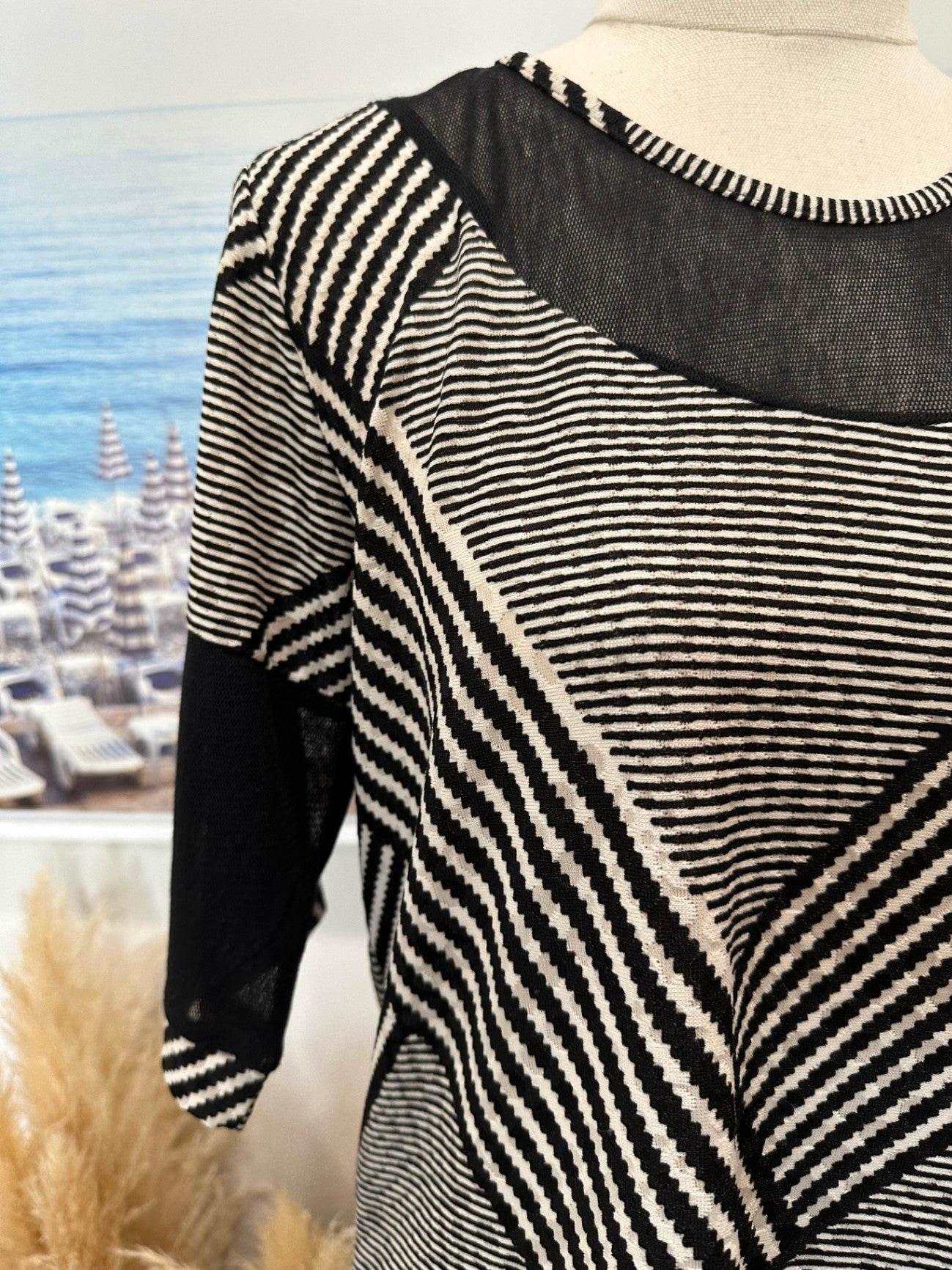 [SALE] Cordelia Street Top 10 Black and White