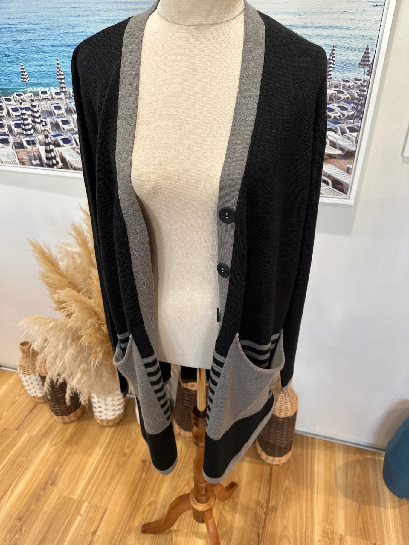 [SALE] Gordon Smith Cardigan Large Black and grey