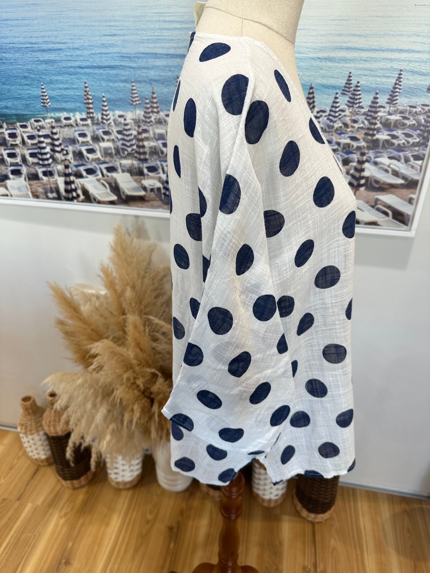 [SALE] 100% Cotton - New Collection Top Medium White with navy blue polka dots