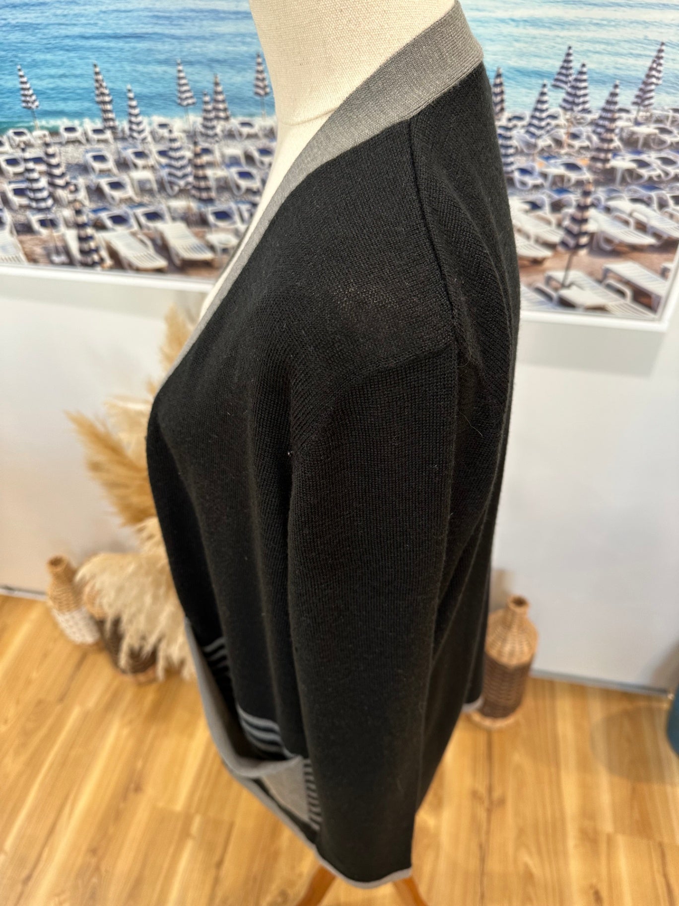 [SALE] Gordon Smith Cardigan Large Black and grey