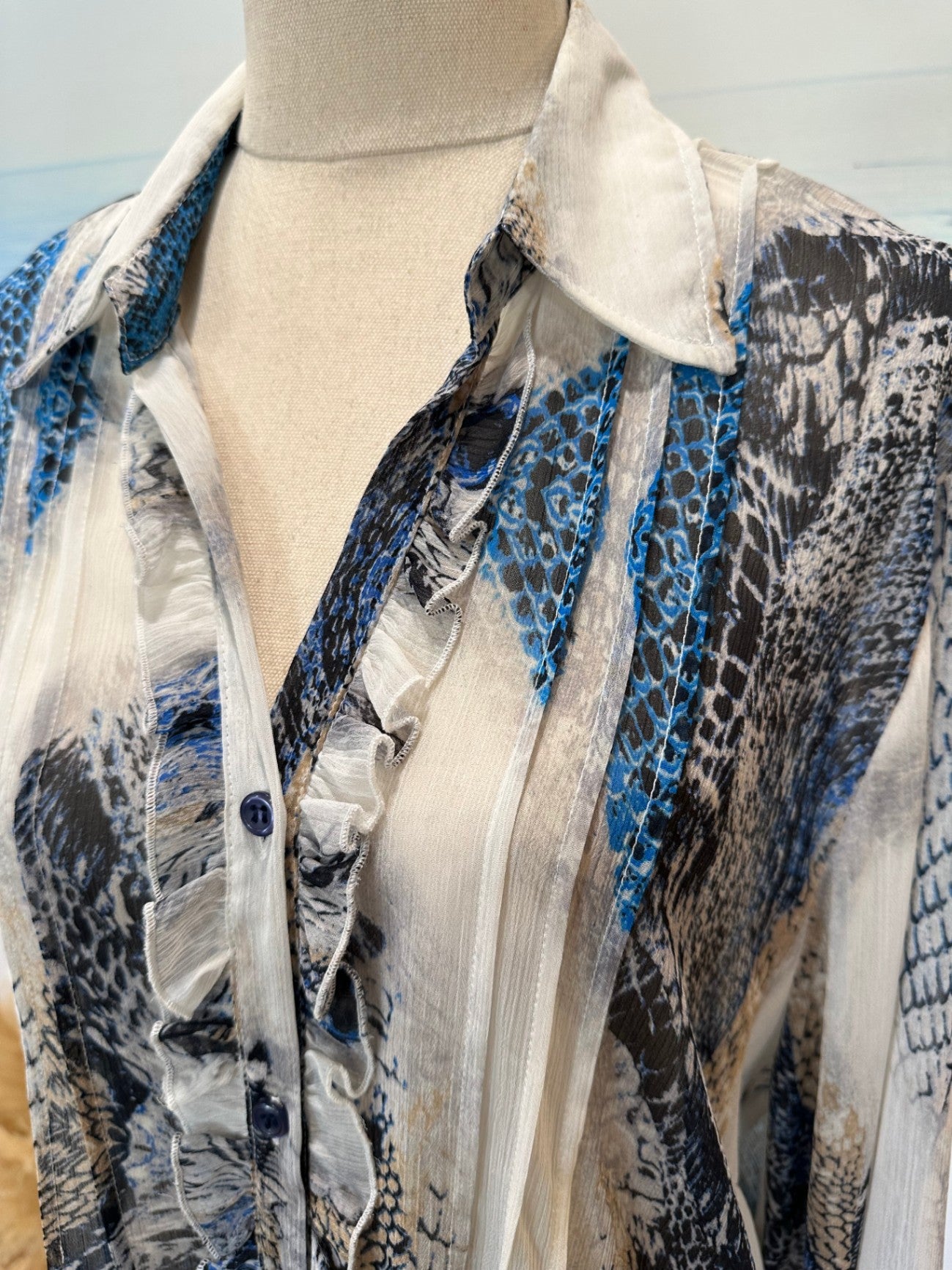 [SALE] Nuovi Sarti Shirt Large Cream / Blue