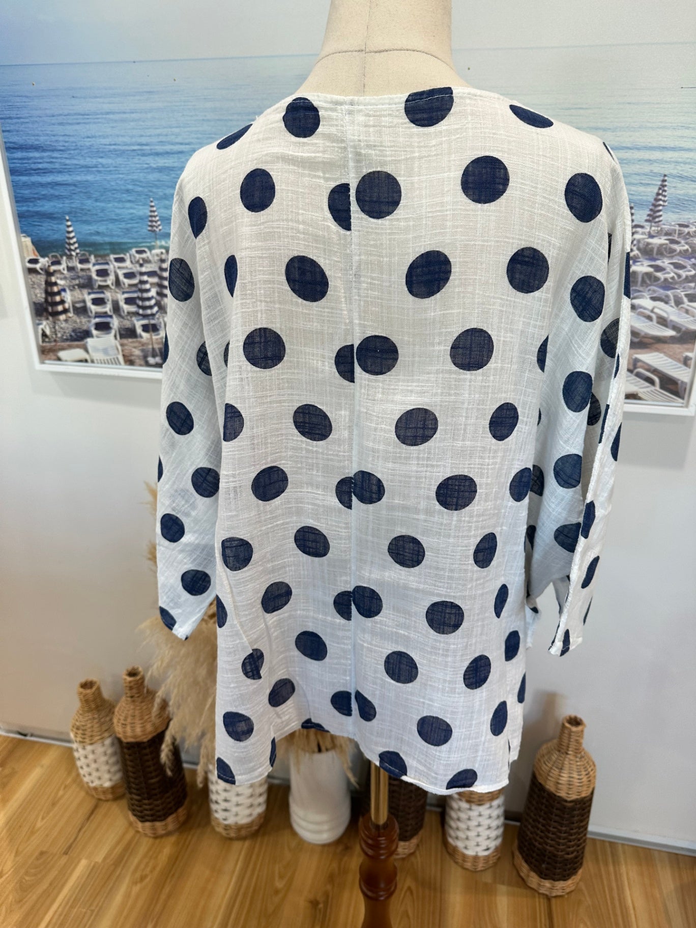 [SALE] 100% Cotton - New Collection Top Medium White with navy blue polka dots
