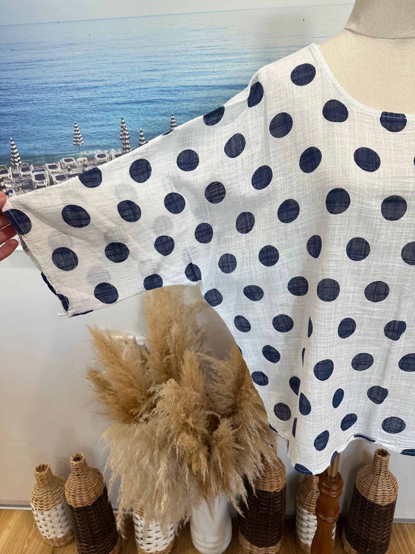 [SALE] 100% Cotton - New Collection Top Medium White with navy blue polka dots