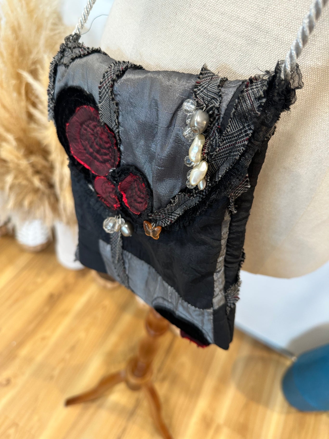 [SALE] Handmade Handbag Grey / Red / Black