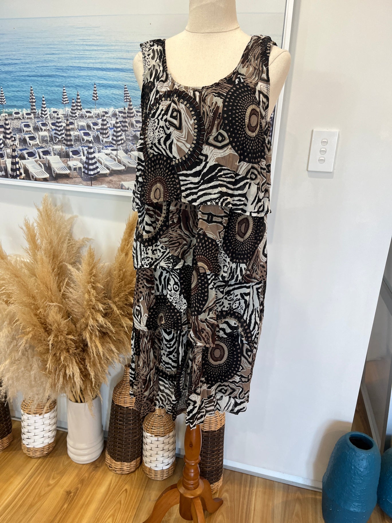 [SALE] Deffbd Dress – Effortless Elegance in Black, White & Brown
