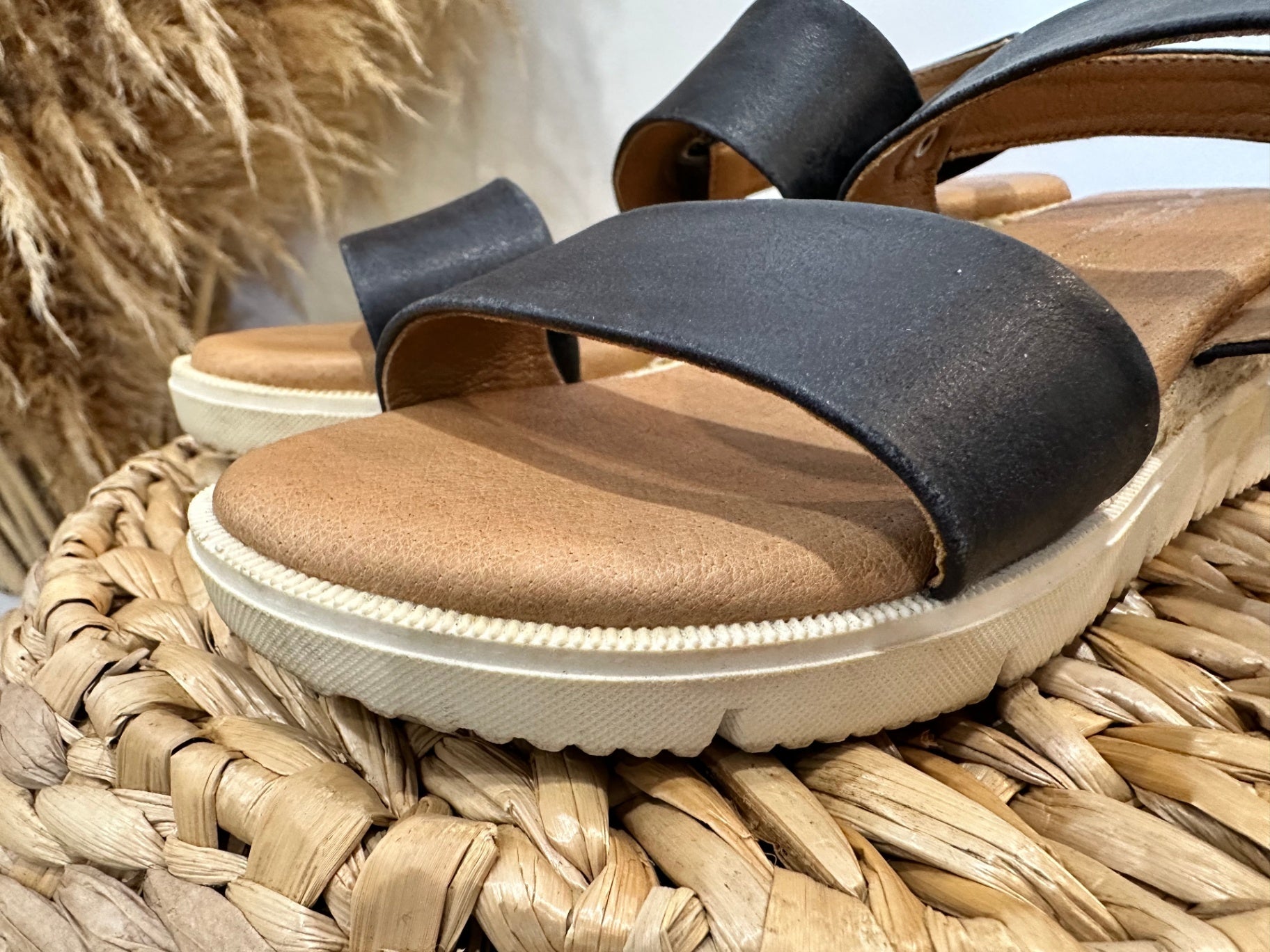 STEP ON AIR Sandals Navy