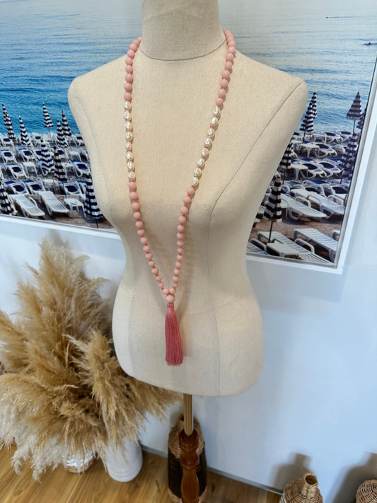 [SALE] Necklace Pink with white accents and a pink tassel