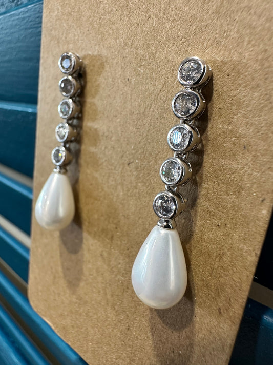 [SALE] Kagi Earrings Diamante & Pearl