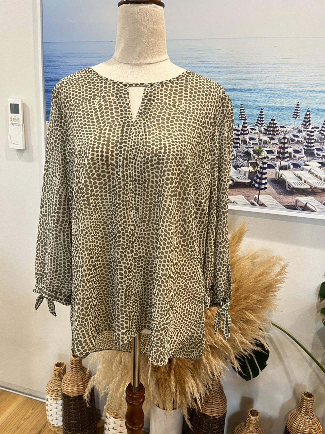 WHISTLE Blouse 16 Beige and Khaki