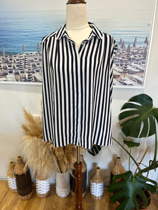 [SALE] Dorothy Perkins Blouse 12 Navy blue and white