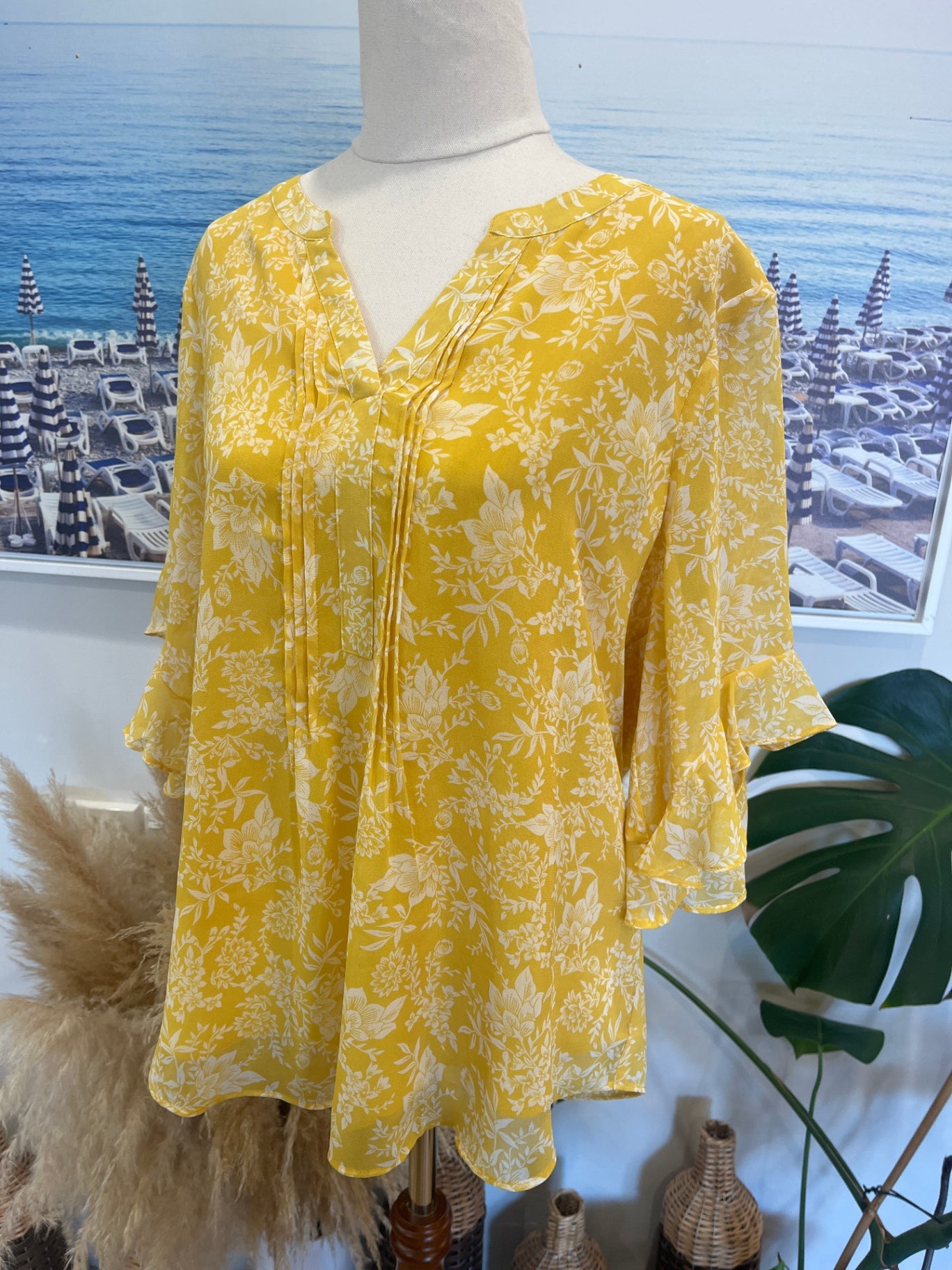 Jacqui E Blouse Yellow Floral Size 12