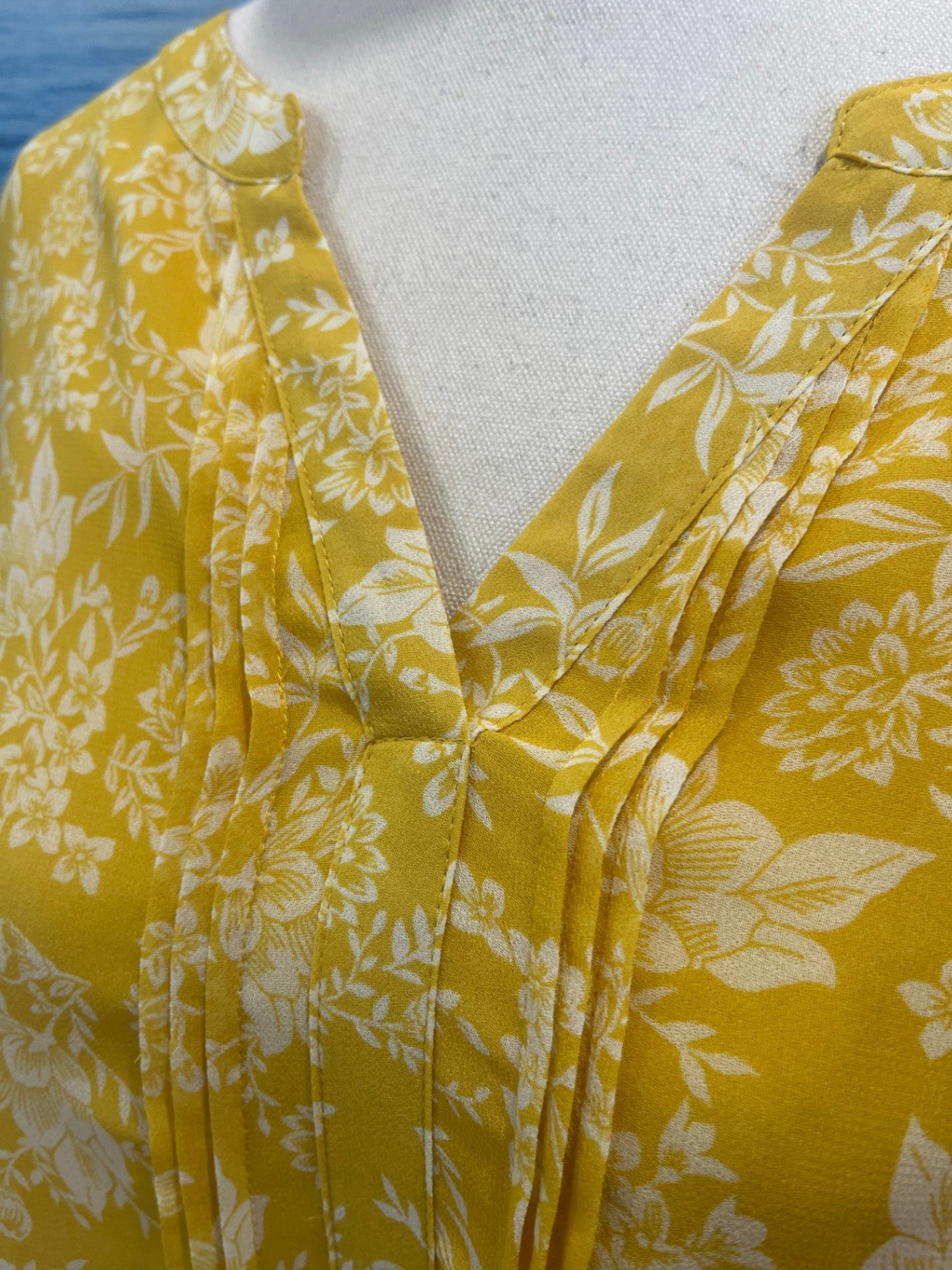 Jacqui E Blouse Yellow Floral Size 12