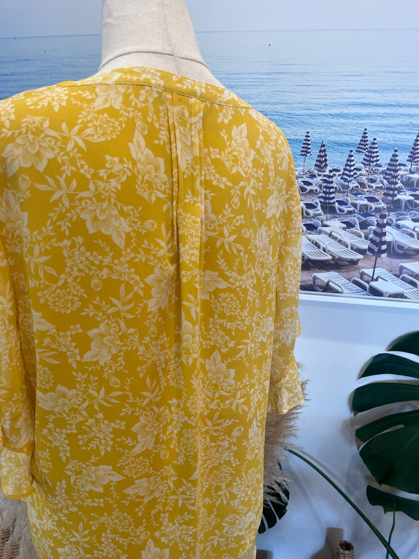 Jacqui E Blouse Yellow Floral Size 12
