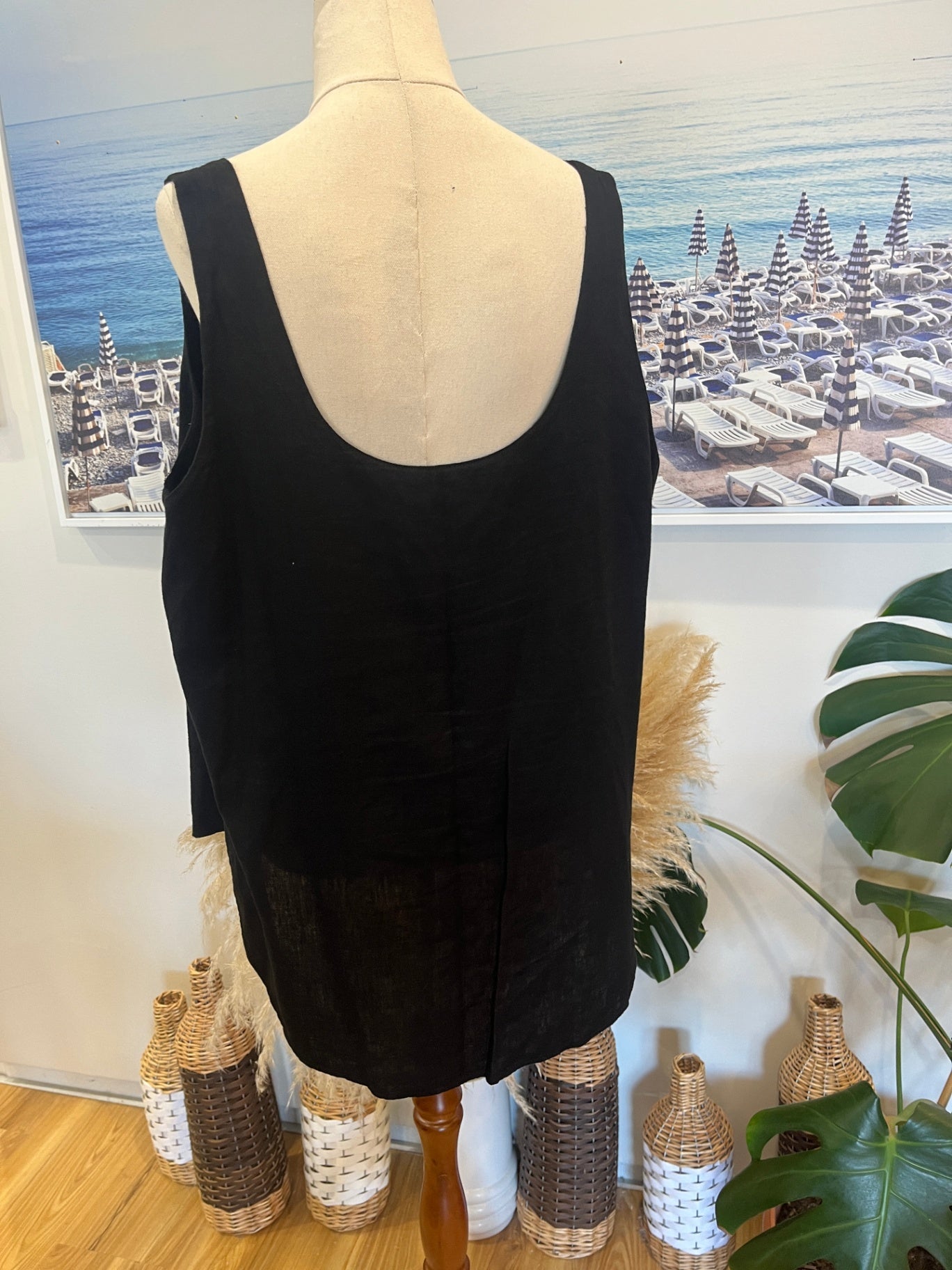 Just Jeans Singlet Black Size 16