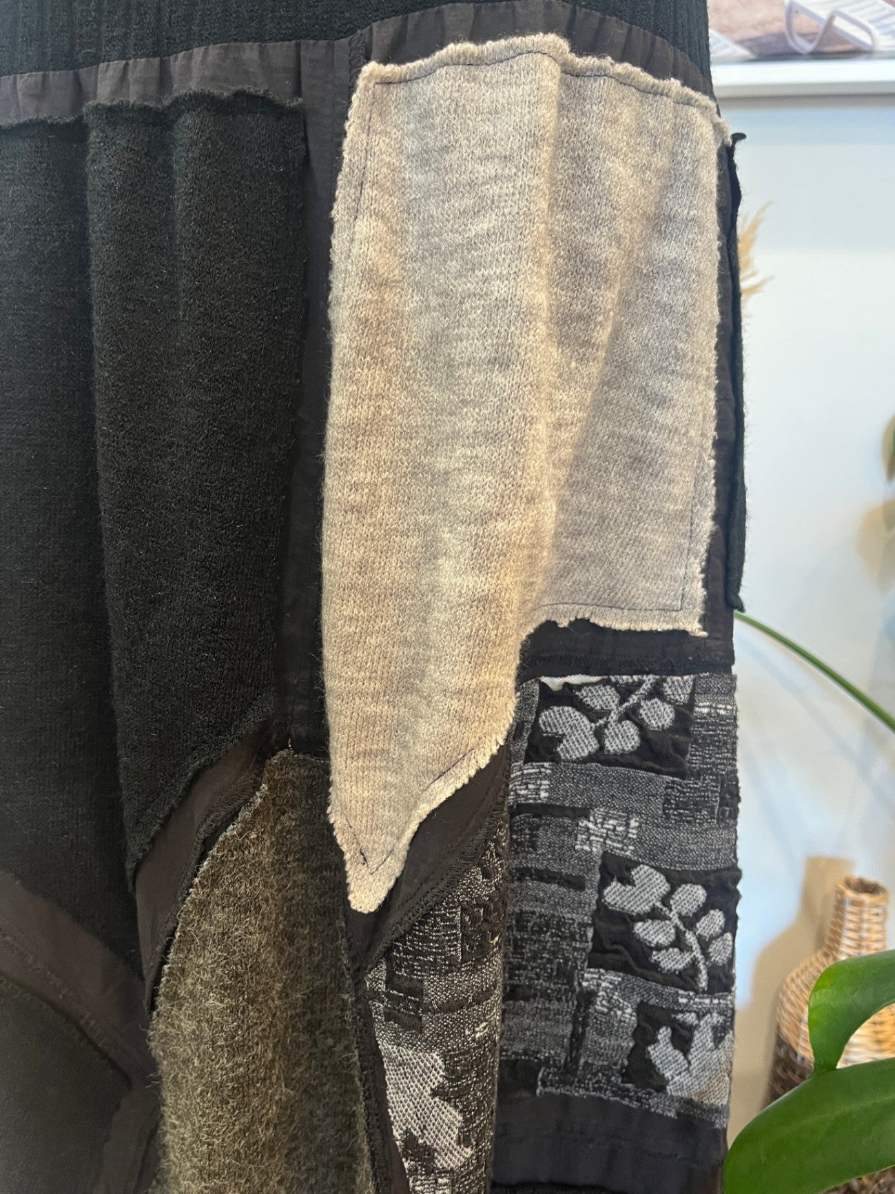 Clarity Skirt Black and Grey Size 18