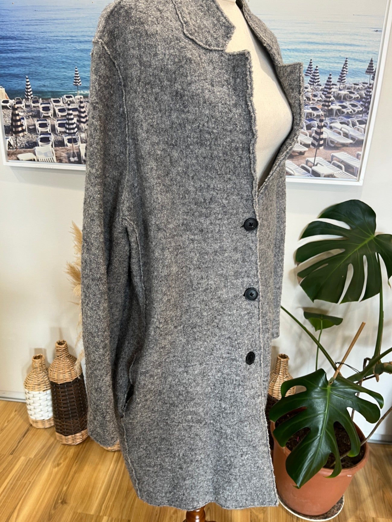 Capture Gray Coat Size 20 