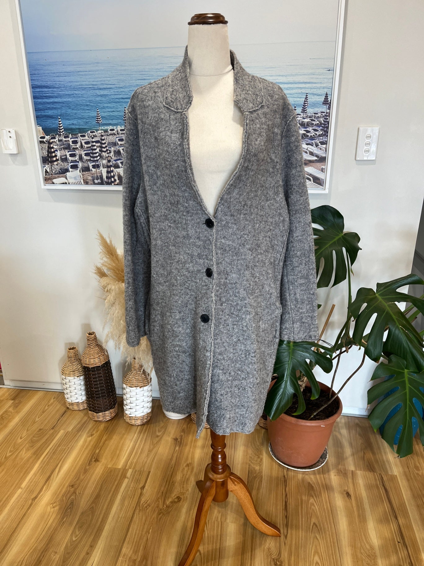 Capture Gray Coat Size 20 