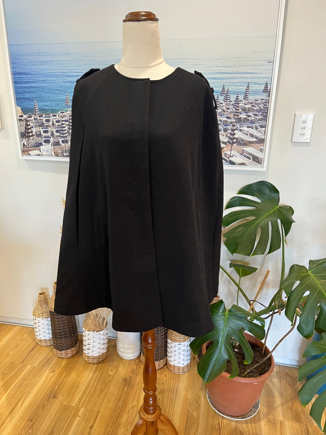 Cape URBAN PRECINCT Black Button Up Size 12