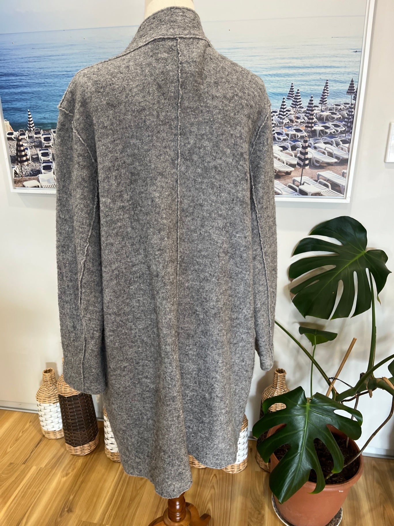 Capture Gray Coat Size 20 