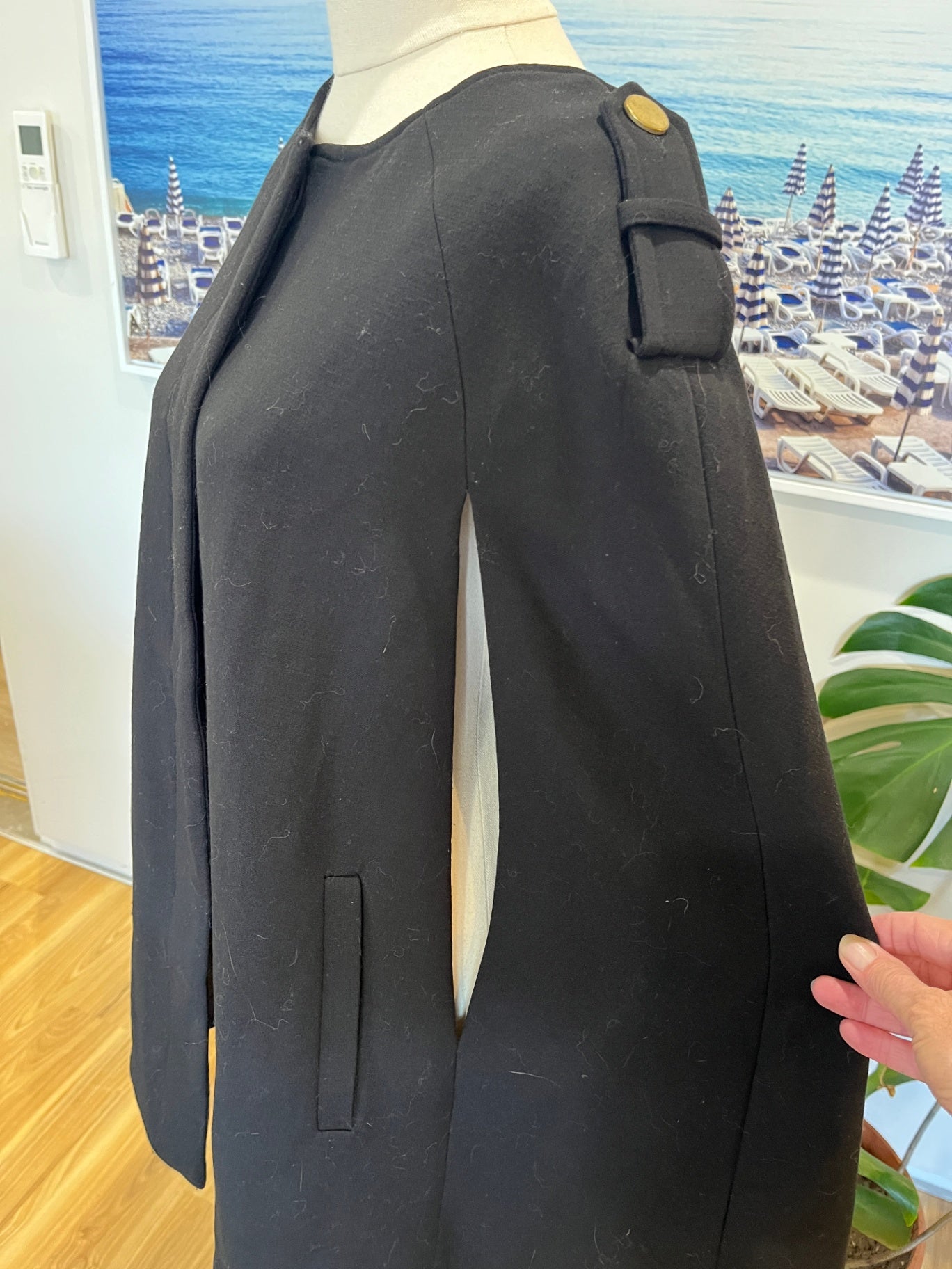 Cape URBAN PRECINCT Black Button Up Size 12