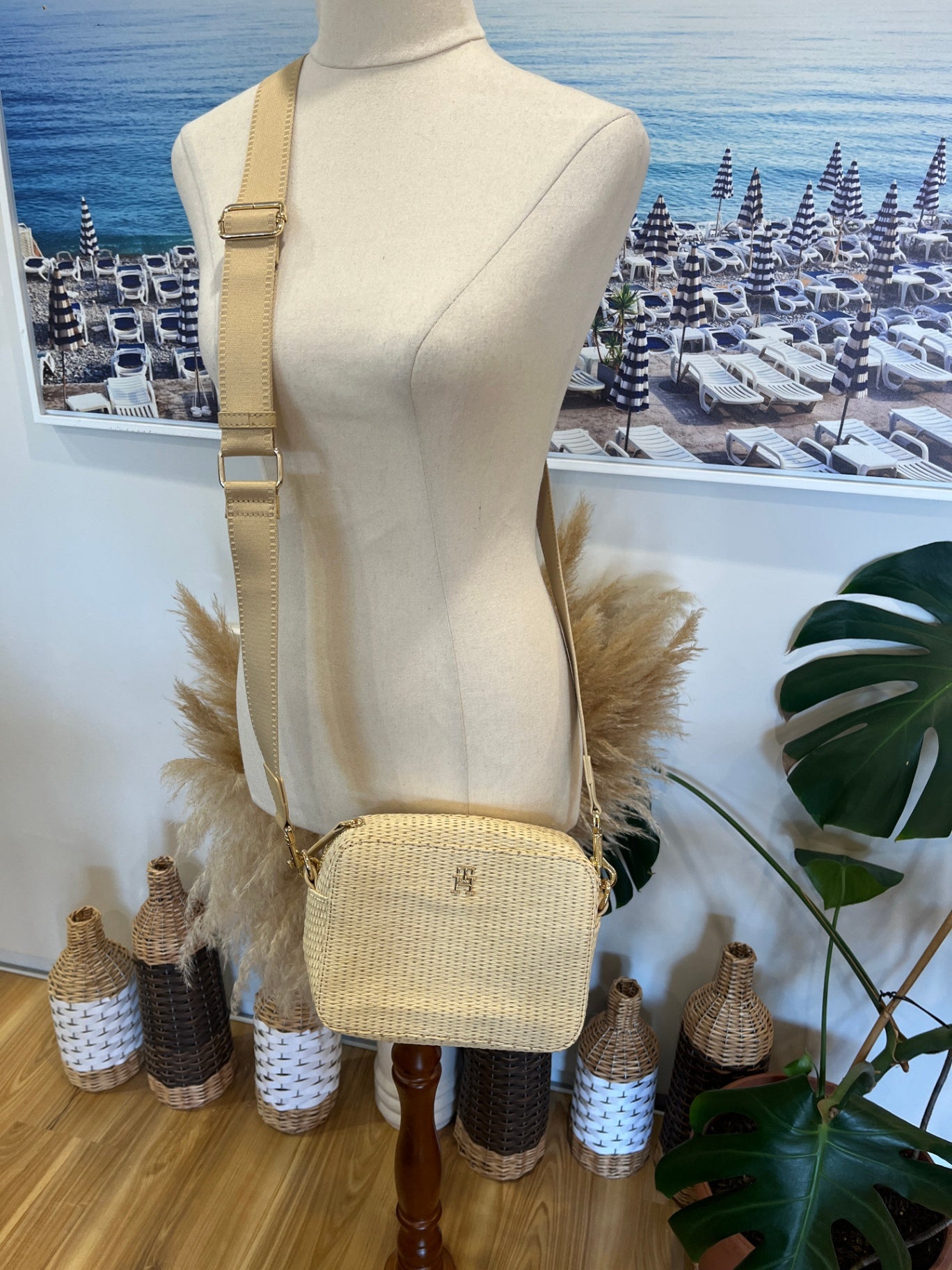 Tommy Hilfiger Woven Handbag