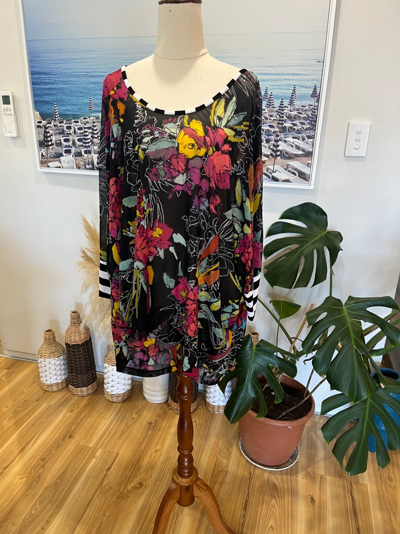 [SALE] Pretty Basics by Taking Shape Blouse with Multicolored Floral Pattern
