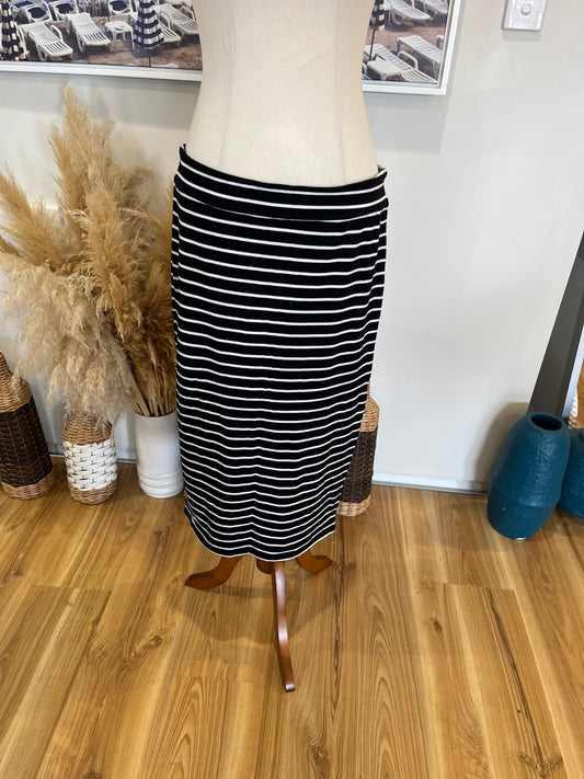 [SALE] Betty Basics Skirt Black and White Stripes Size 14