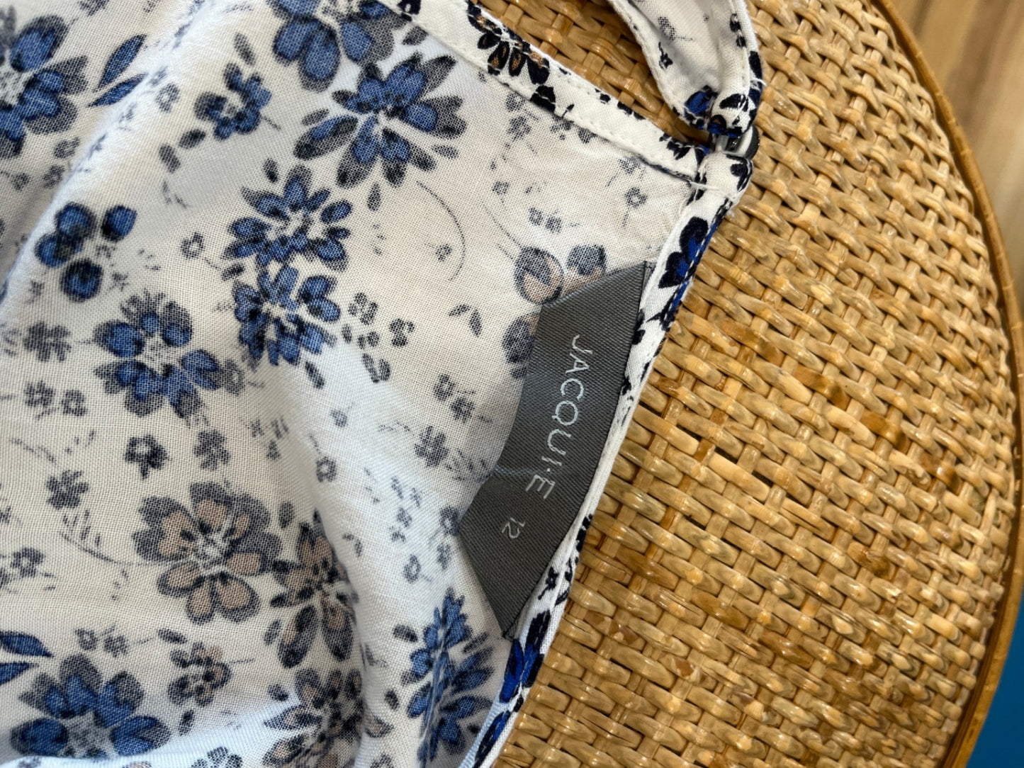 Jacqui-E Blouse White with Blue Floral Pattern Size 12