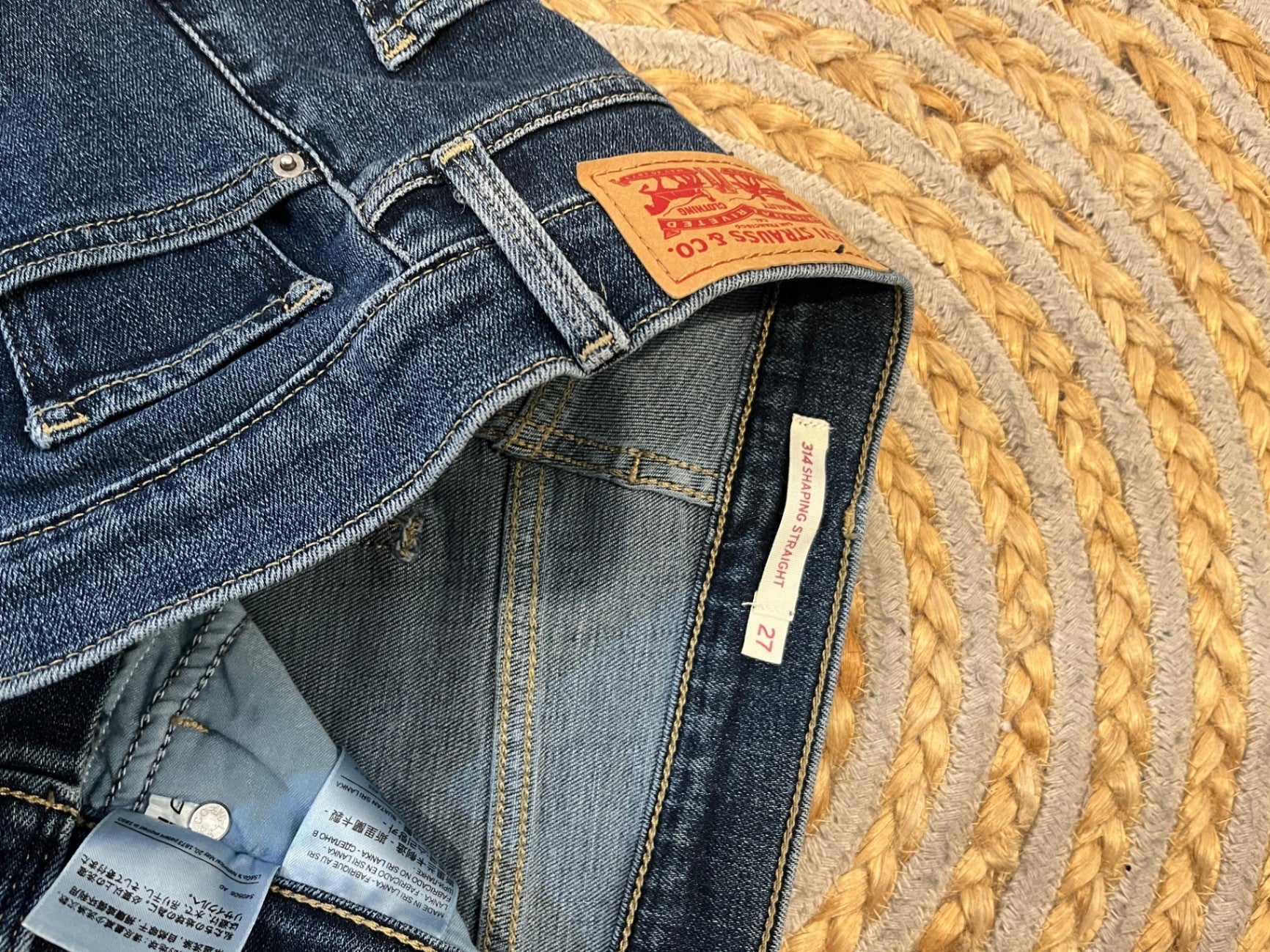 Levi's 314 Shaping Straight Jeans Size 27