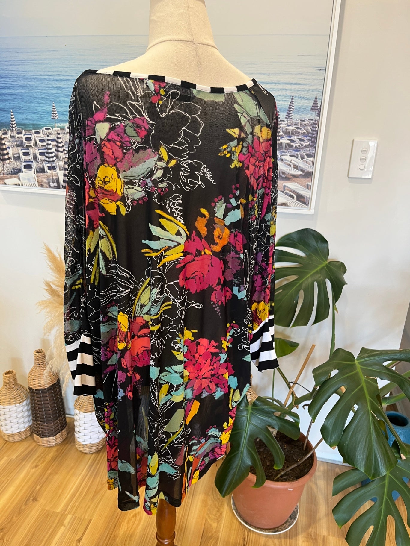 [SALE] Pretty Basics by Taking Shape Blouse with Multicolored Floral Pattern