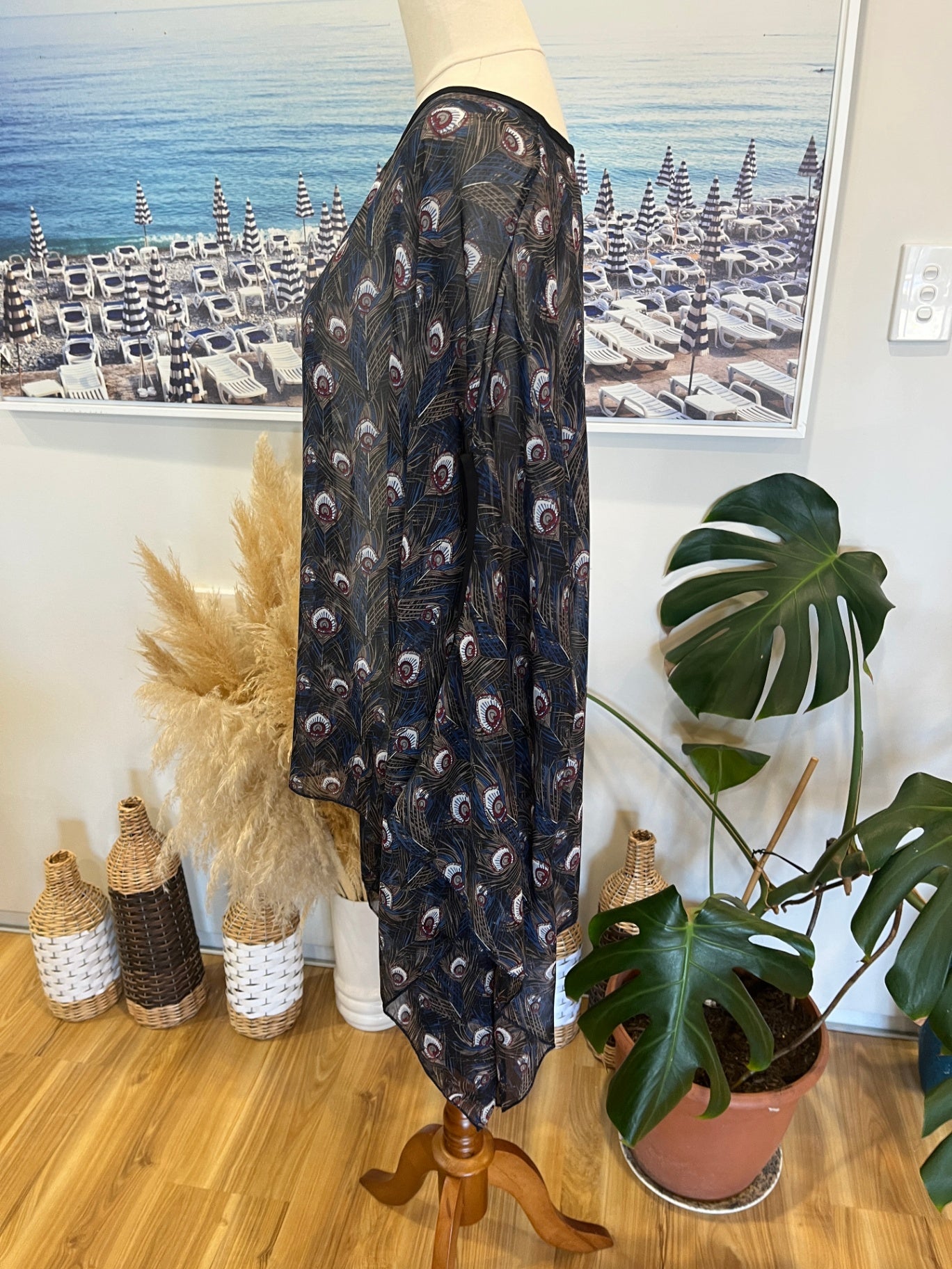 [SALE] Batwing Style Black Blouse Peacock Feather Pattern XL