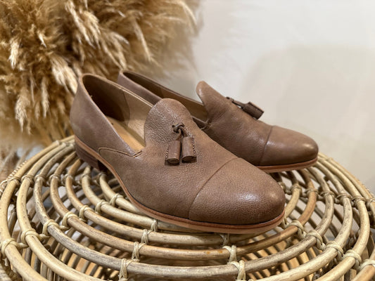 [SALE] Clark's Tan Flat Shoes 