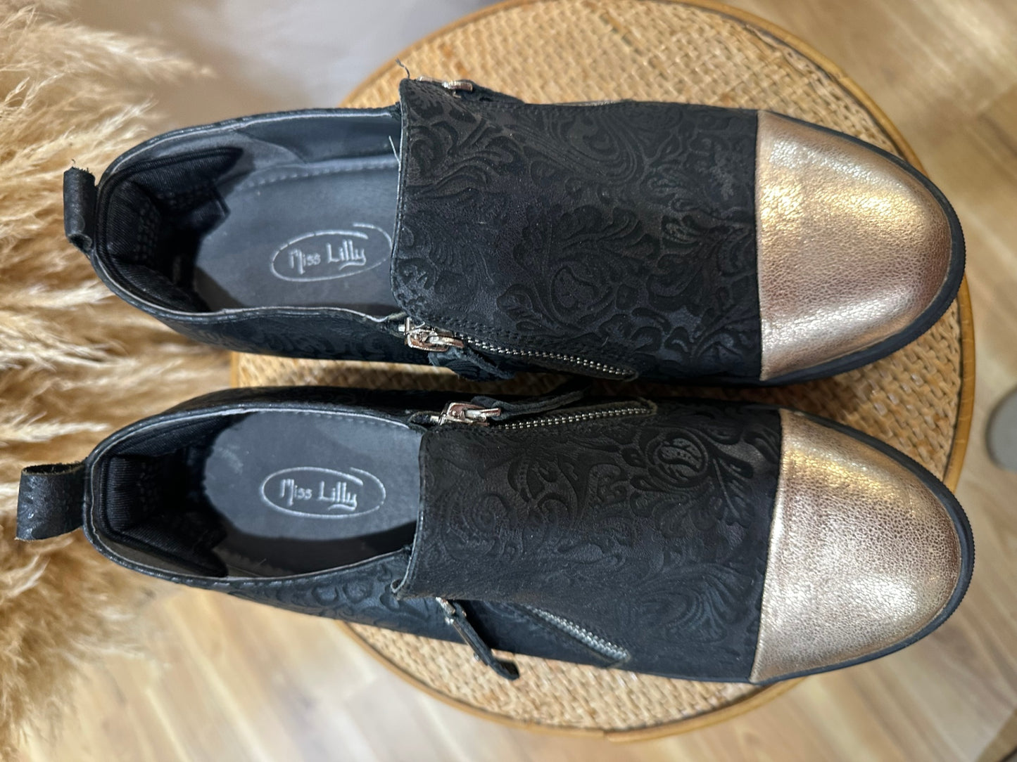 Miss Lilly Shoes, Black with Rose toe Size 41