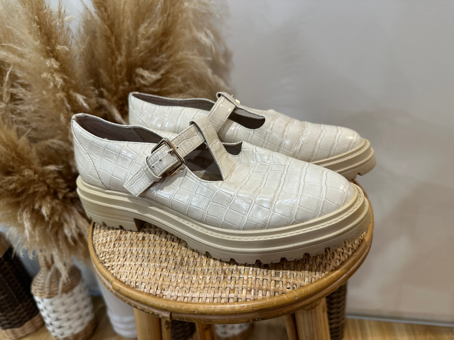 Isabella Anselmi Mary Jane Cream Shoes Size 40 