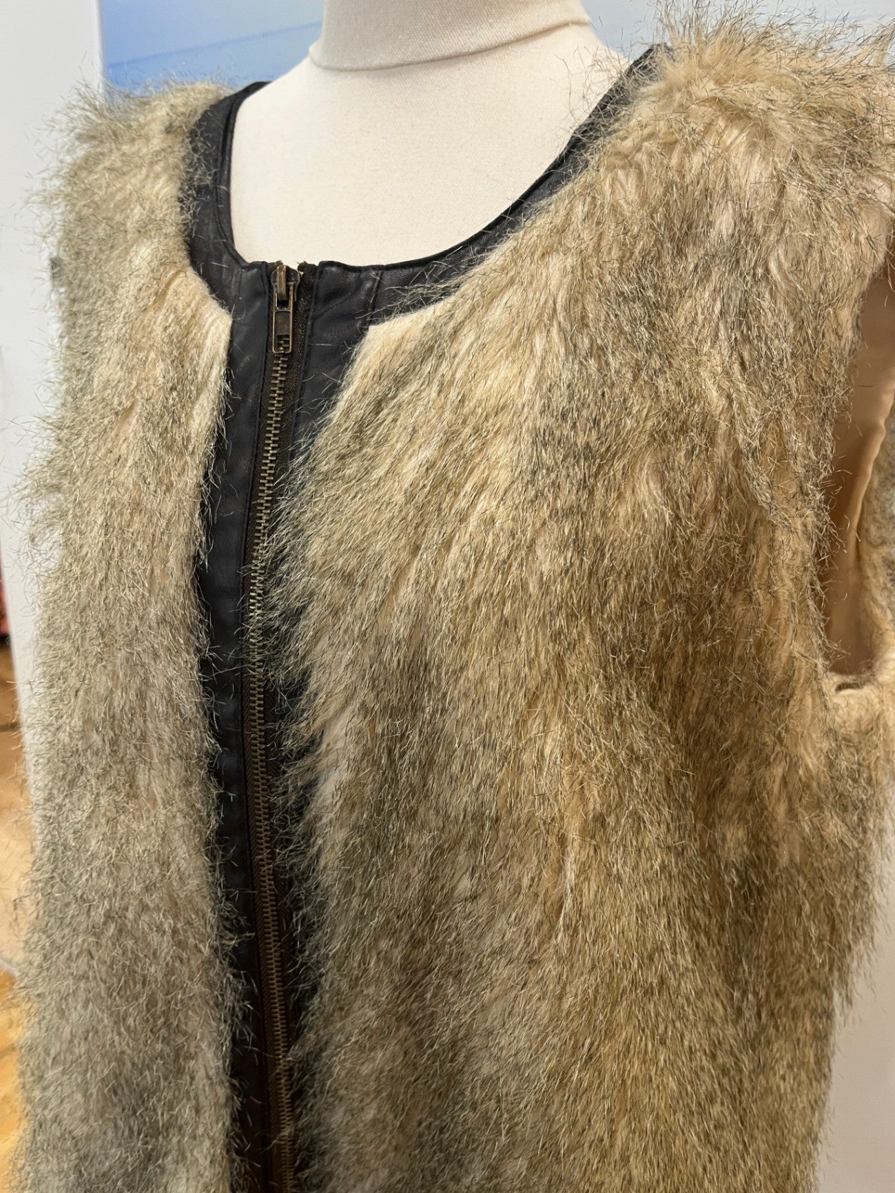 Rivers Womens Zip Up Faux Fur Vest 18