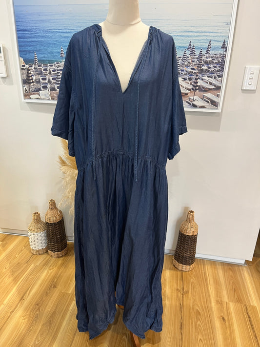 Refinity Dark Blue Dress Medium