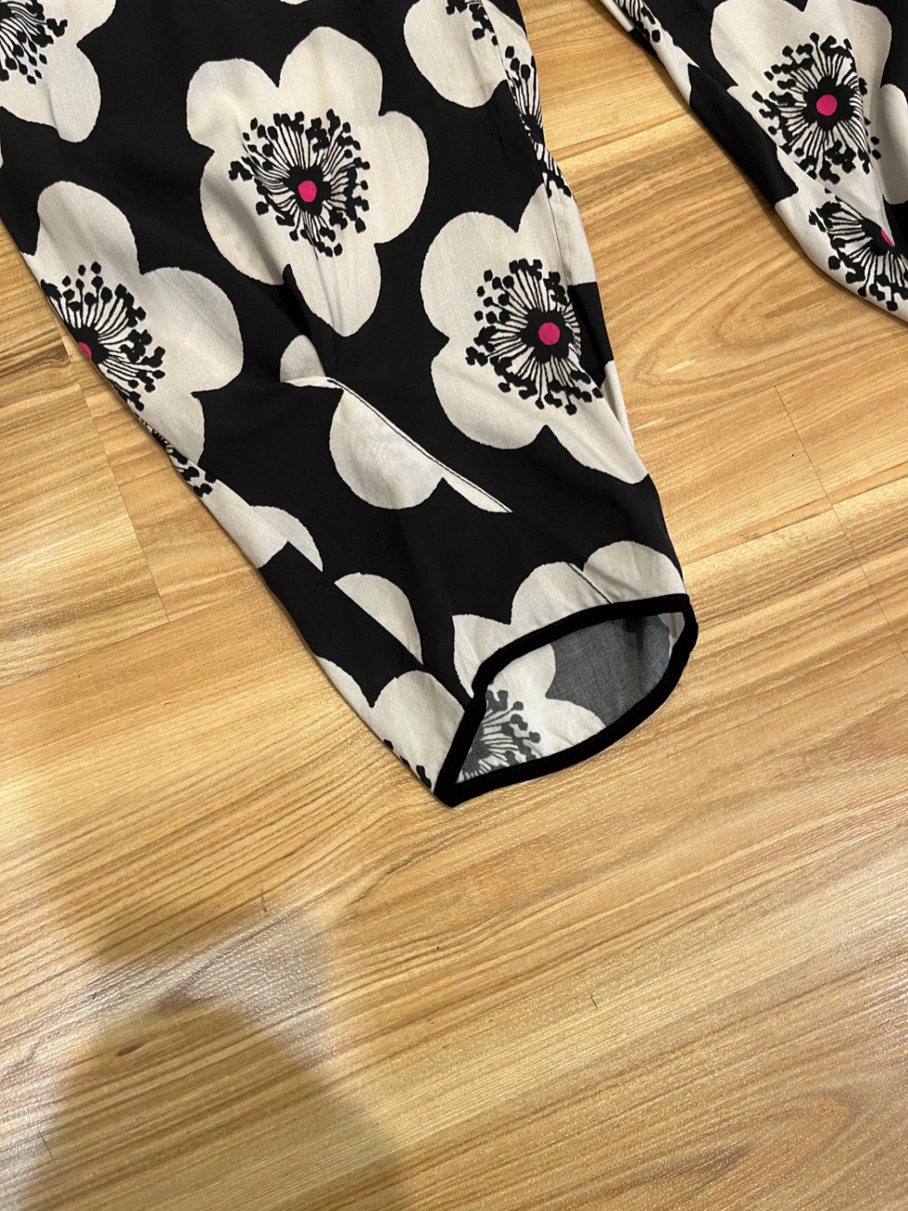 Jellicoe Pants Black/White Flowers Small