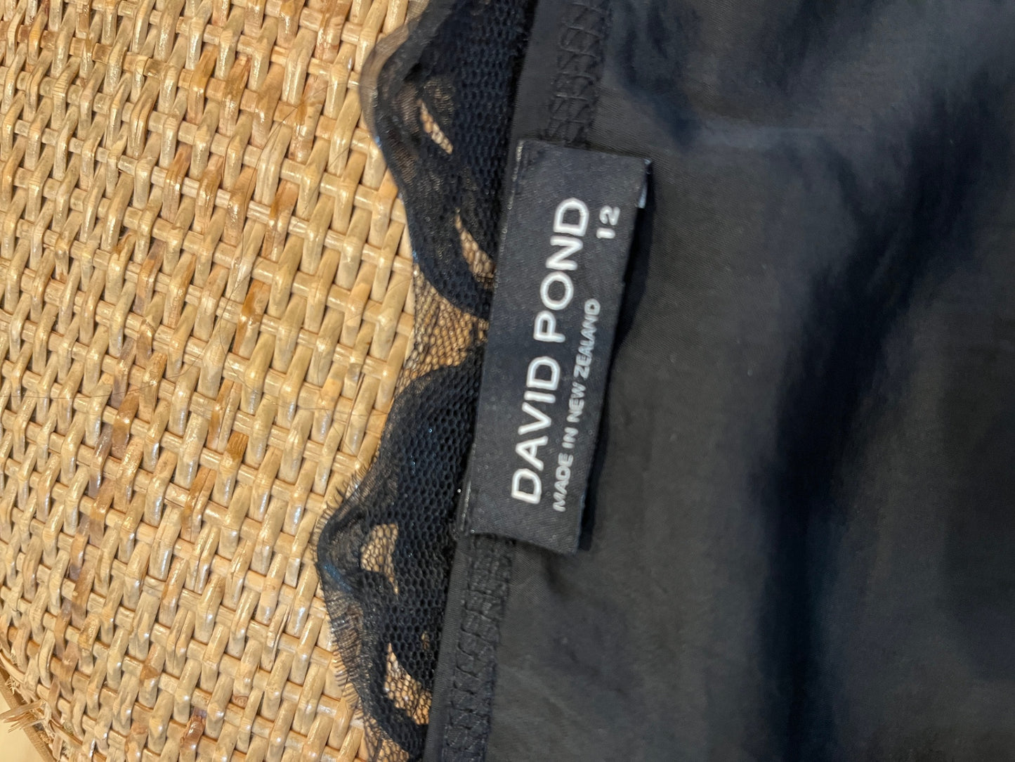 David Pond Black Top Rose features Size 12 