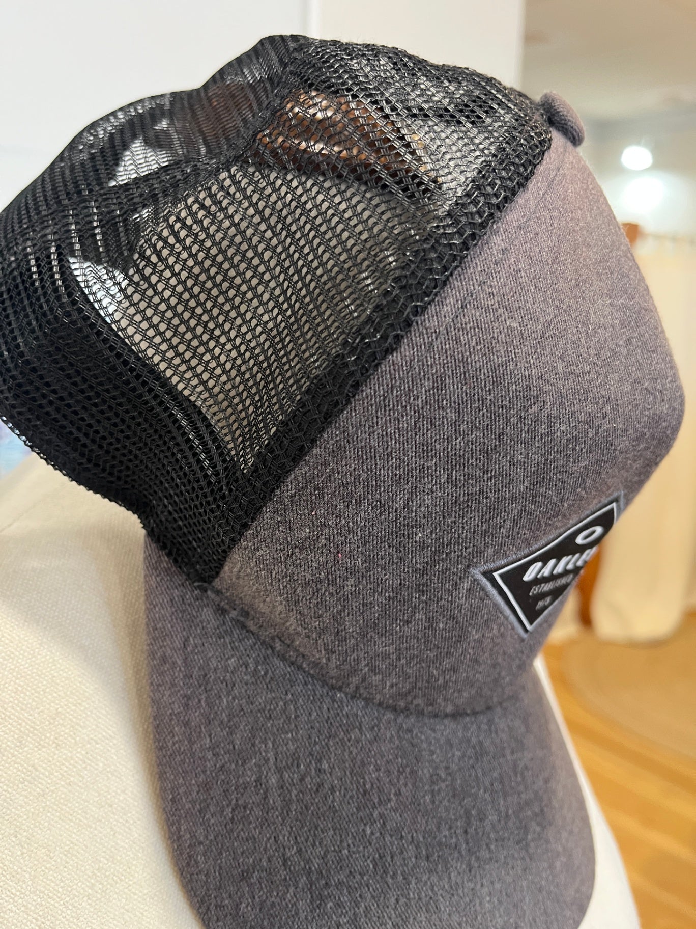 Oakley Trucker Style Cap Black/Grey