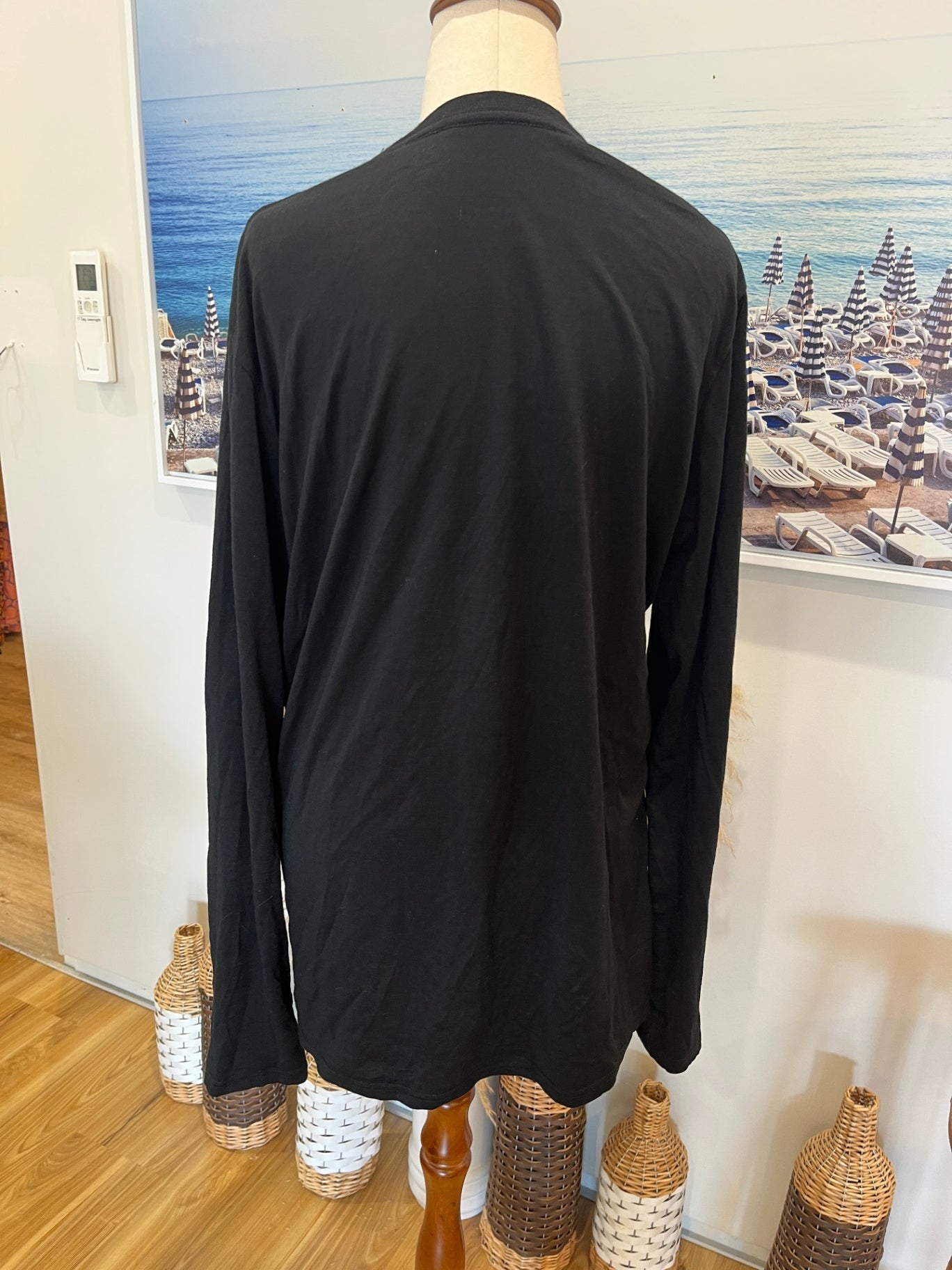 Kathmandu Black Top Medium 