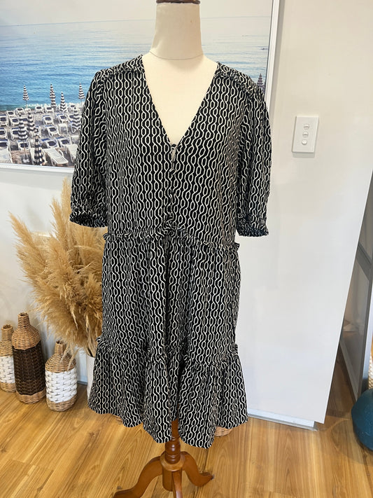 DECJUBA Black & White Dress Size 12