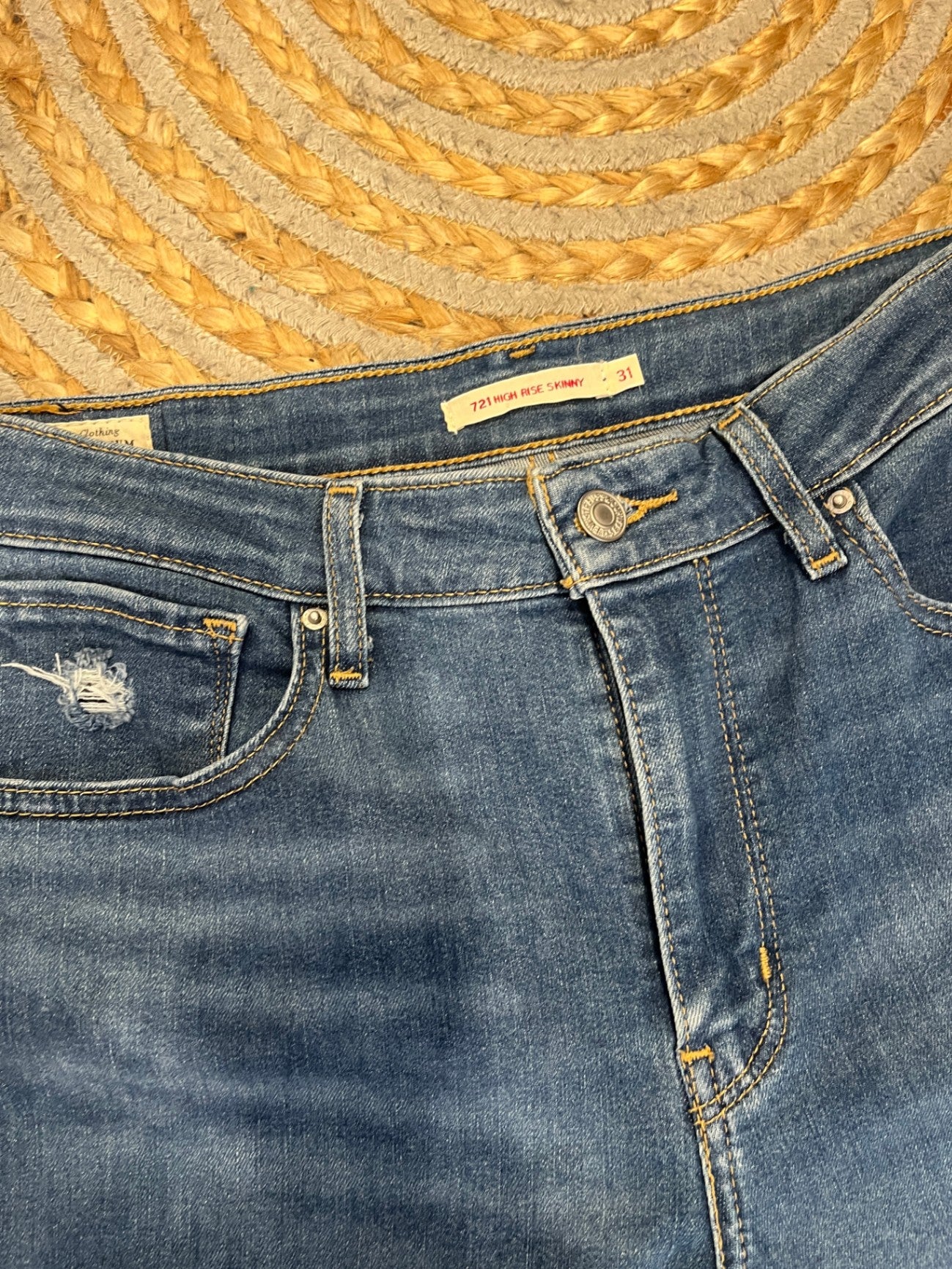Levi's 721  High Rise Skinny Jeans Size 31